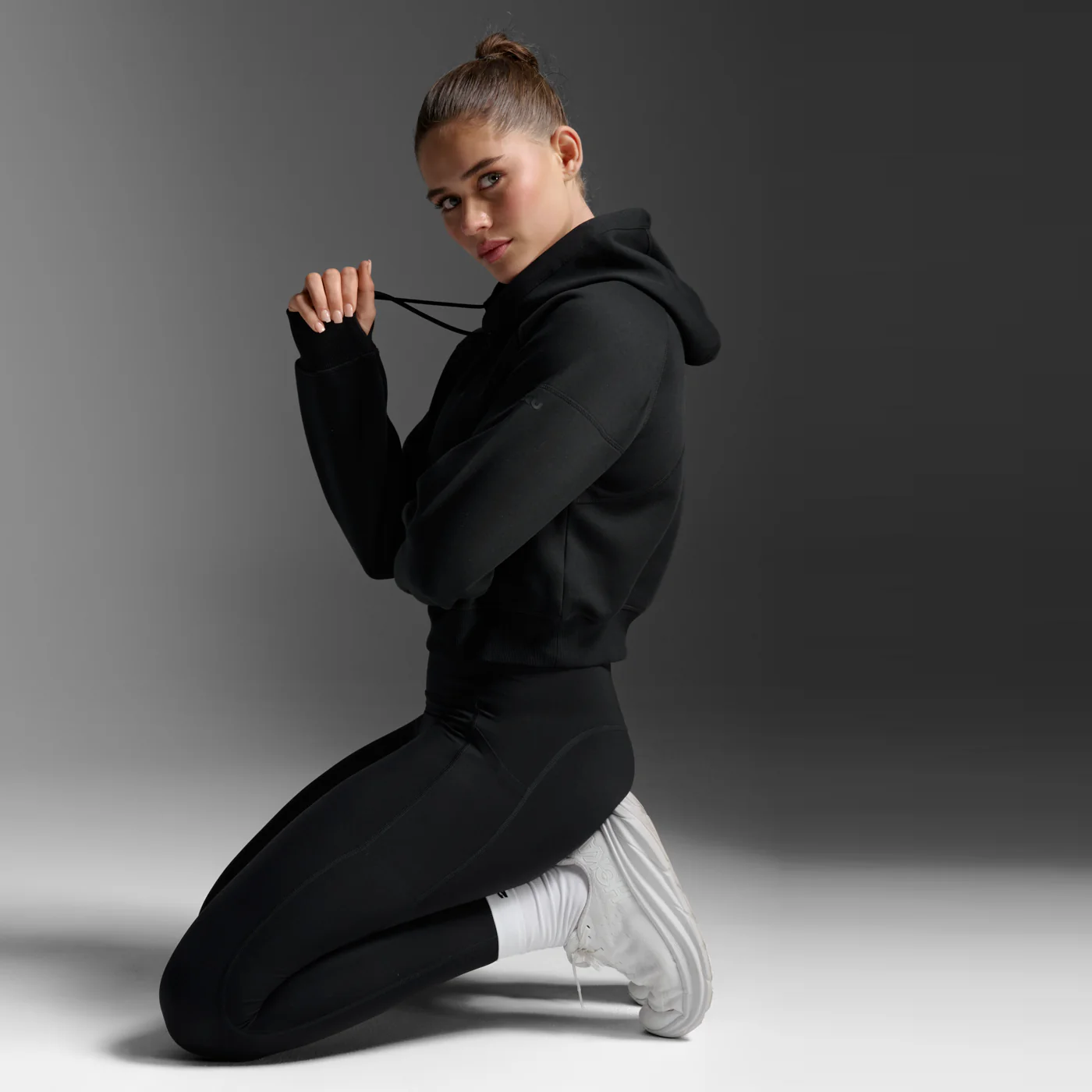 2XU Womens Form Smooth Spacer Crop Hoodie