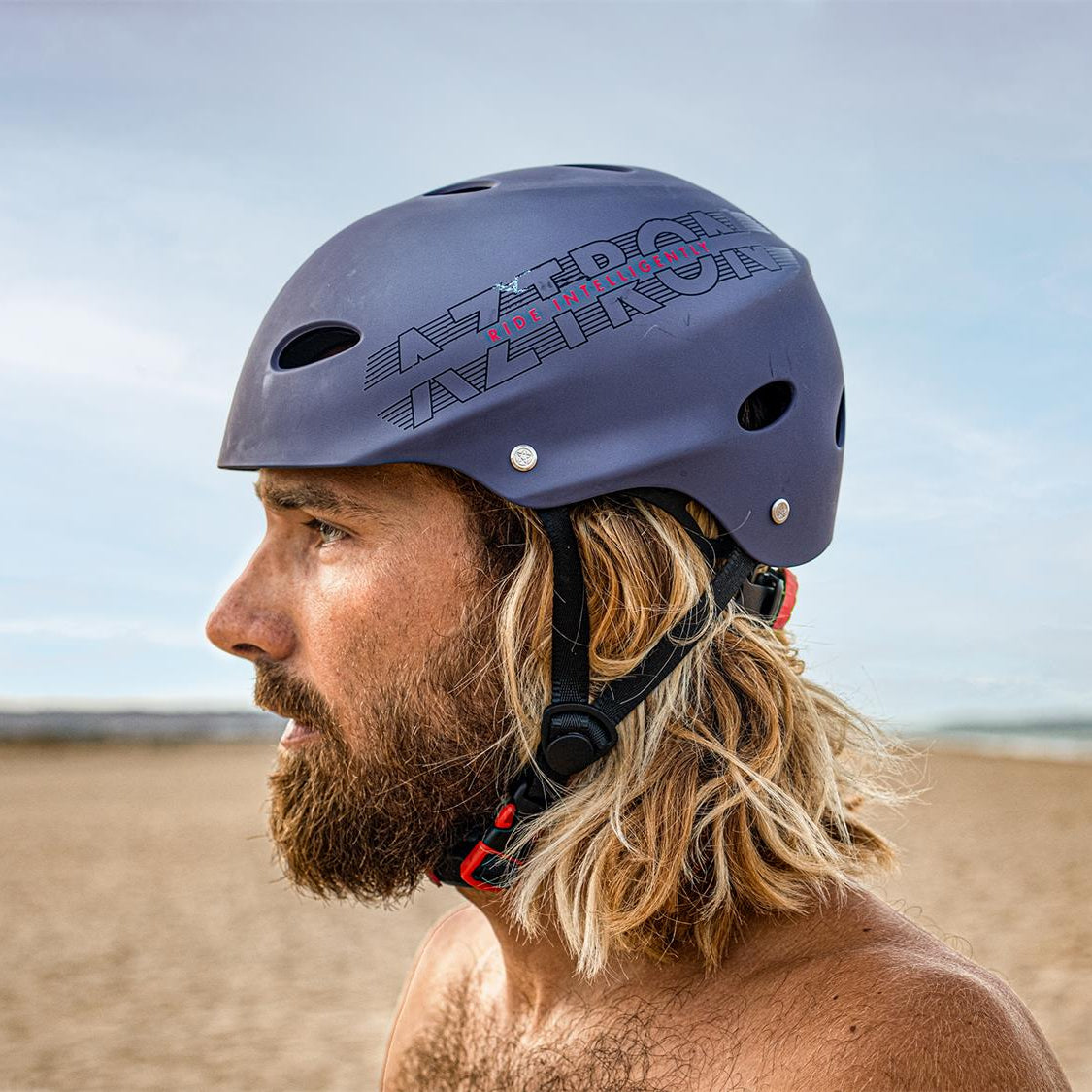 Aztron H7 Helmet (3)