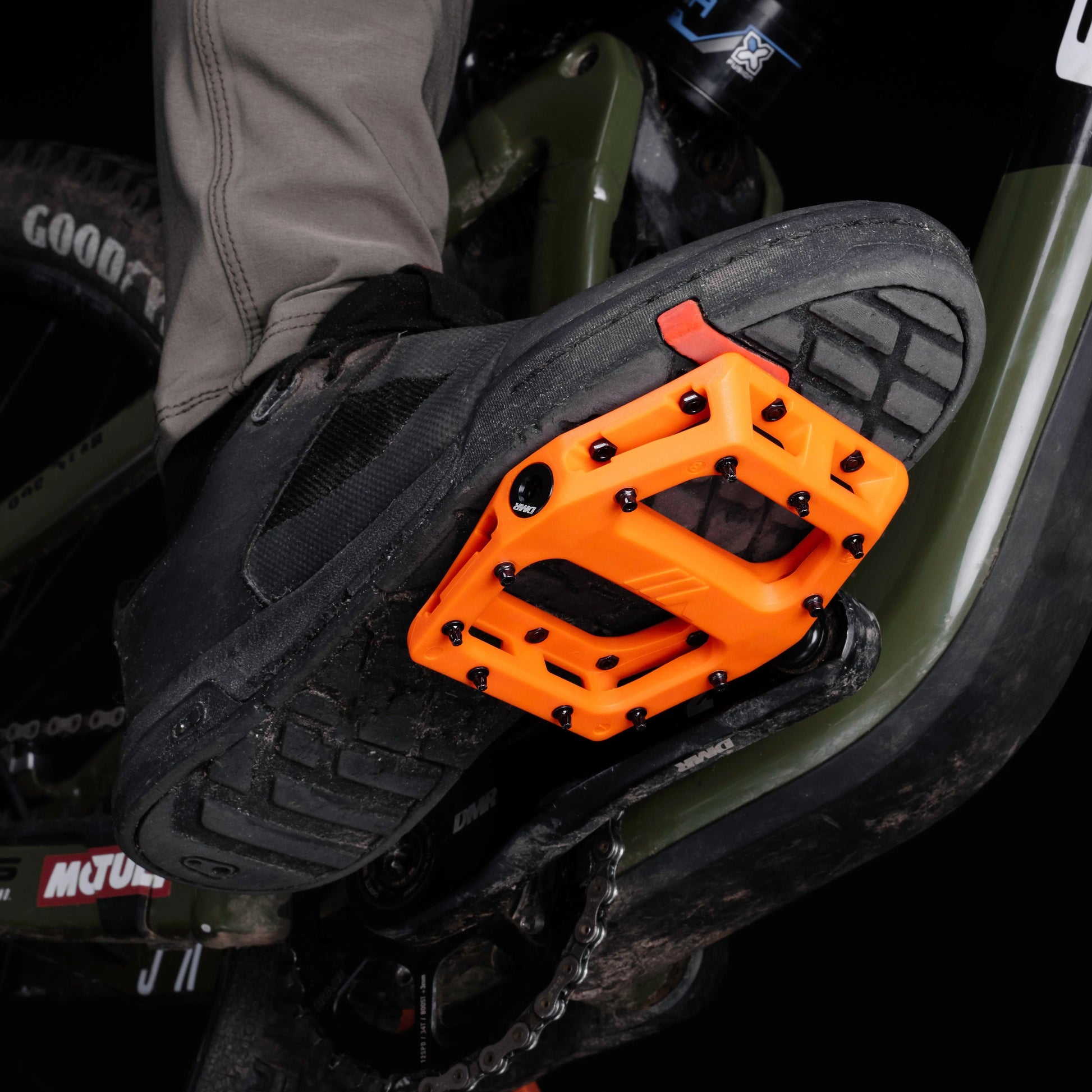 DMR V11 Pedal – Get!Out